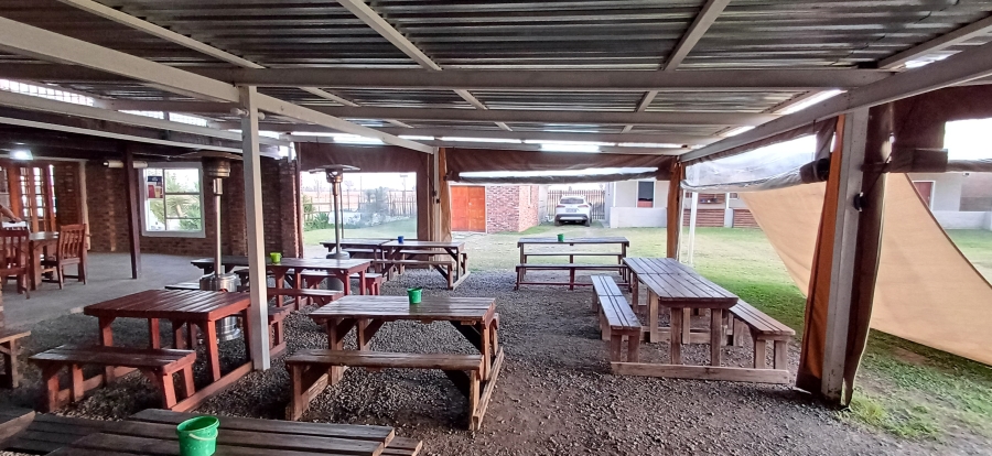 7 Bedroom Property for Sale in Harpington A H North West